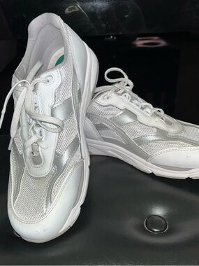 Women’s White & Silver Athletic Sneakers